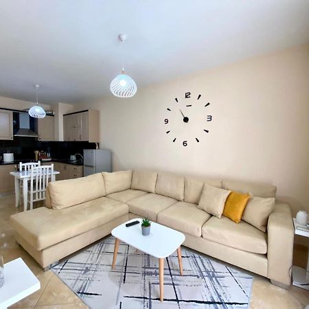 Chlo Apartment 2 Τίρανα Εξωτερικό φωτογραφία