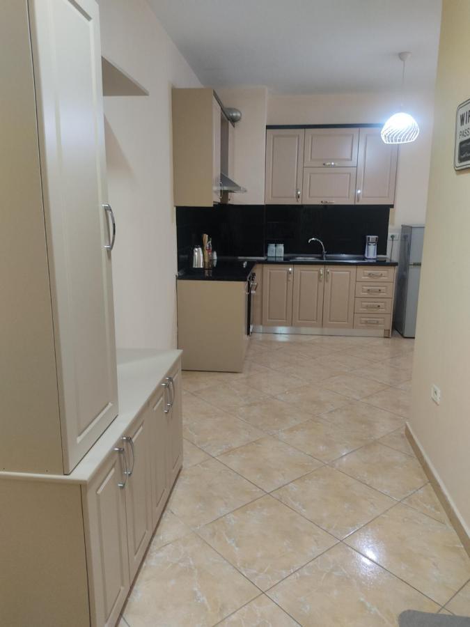 Chlo Apartment 2 Τίρανα Εξωτερικό φωτογραφία