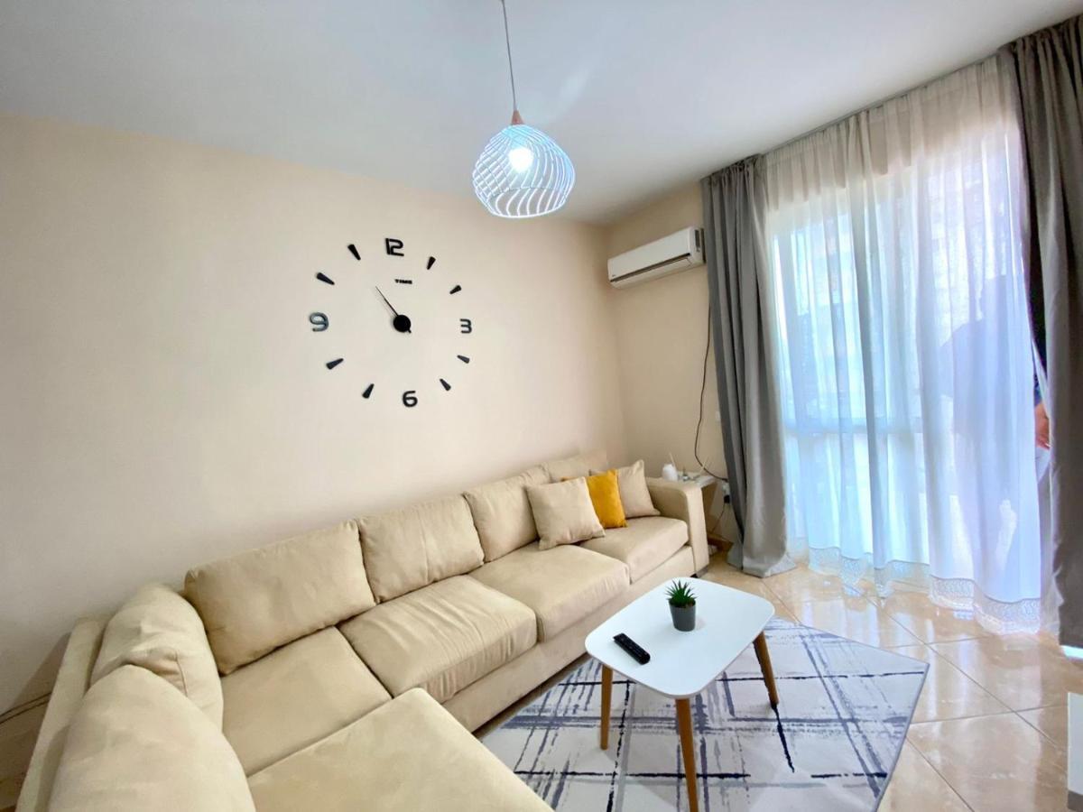 Chlo Apartment 2 Τίρανα Εξωτερικό φωτογραφία