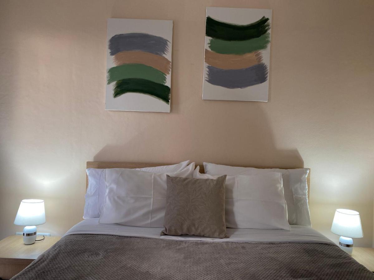 Chlo Apartment 2 Τίρανα Εξωτερικό φωτογραφία